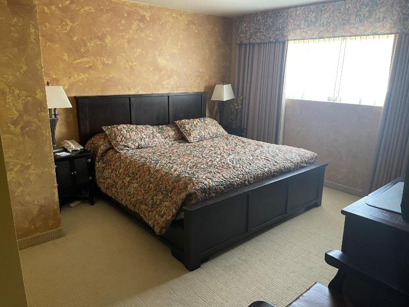Two Bedroom King Suite with Two King Beds - Non-Smoking