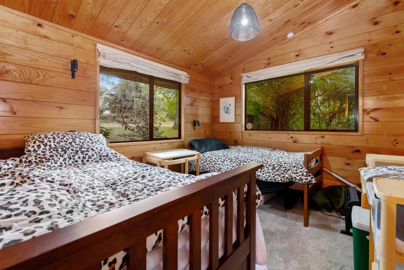 Rutherfurd Lakehouse - Taupō Holiday Home - image 22