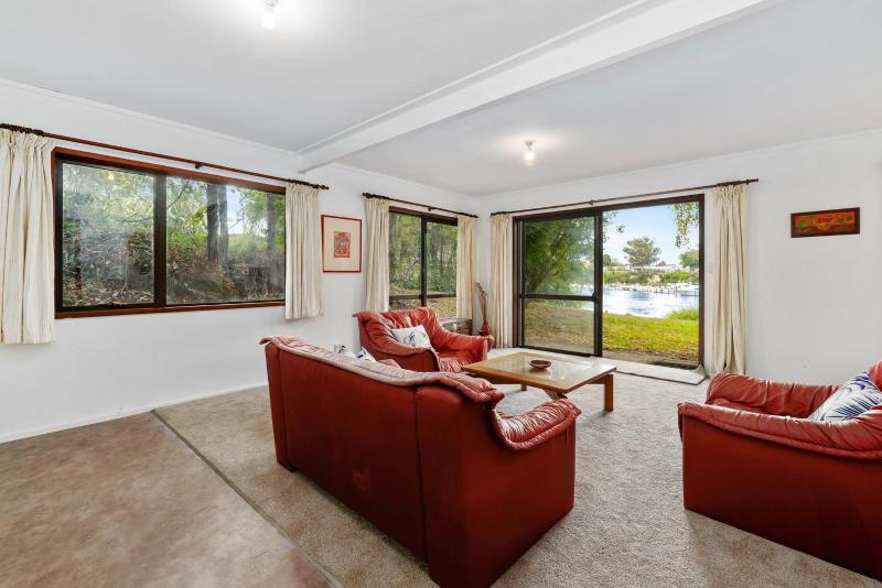 Rutherfurd Lakehouse - Taupō Holiday Home - image 16