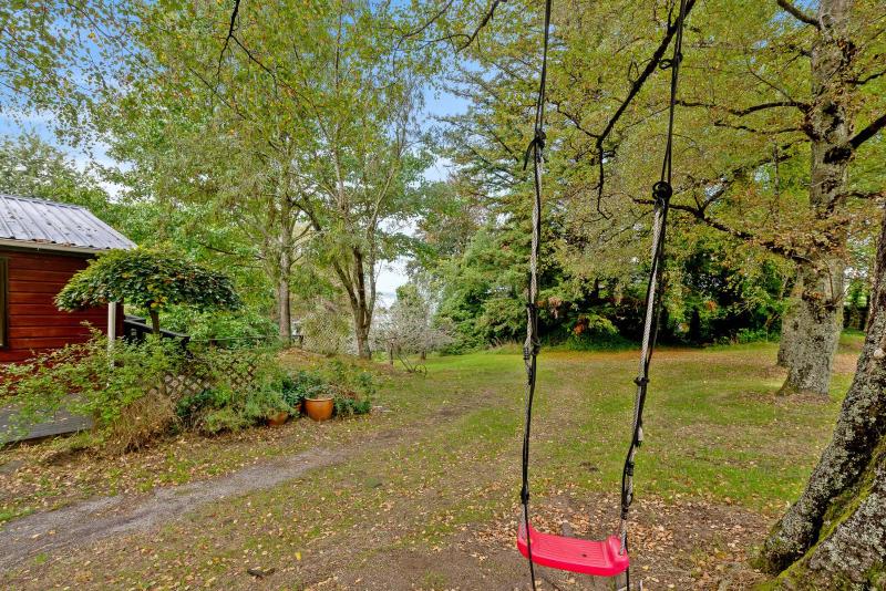 Rutherfurd Lakehouse - Taupō Holiday Home - image 21