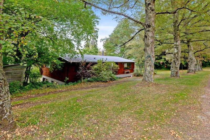 Rutherfurd Lakehouse - Taupō Holiday Home - image 20