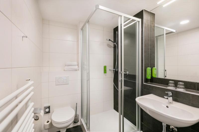 Double Room image 1