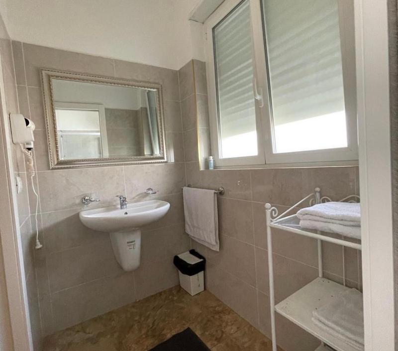 Deluxe Room image 4