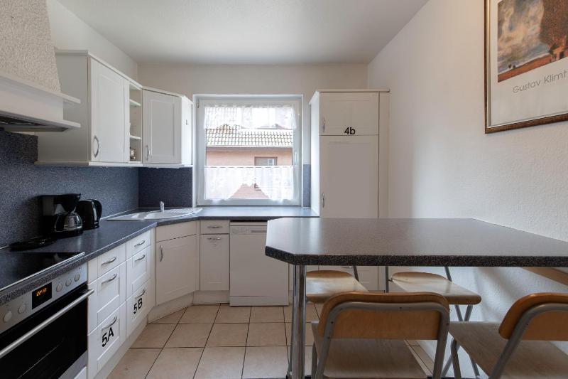 Standard Double Room with Shared Bathroom image 1