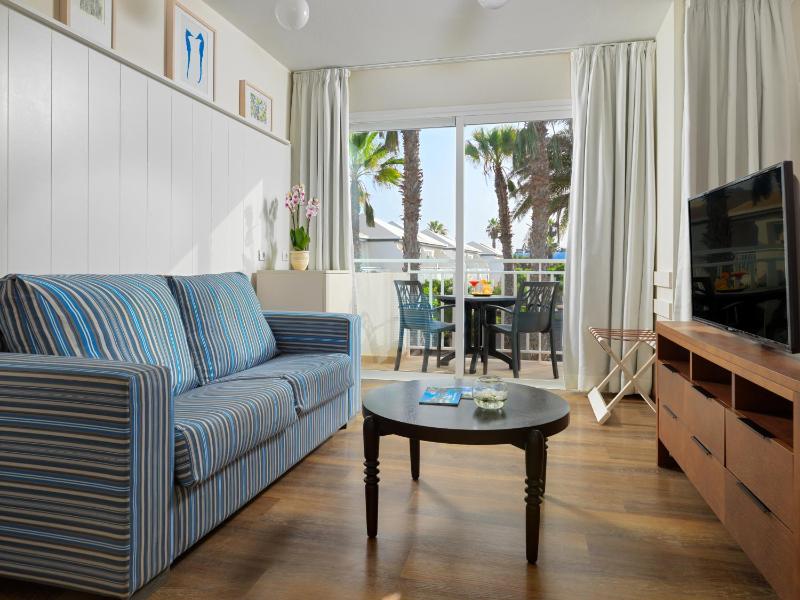 Junior Suite (2 Adults) image 3