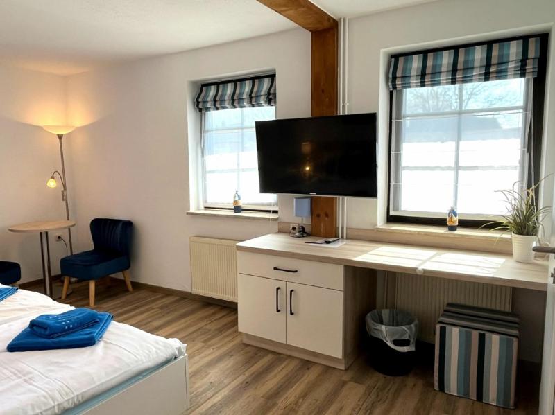 Double Room with Terrace image 4
