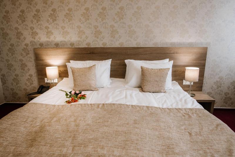 Superior Double Room image 3