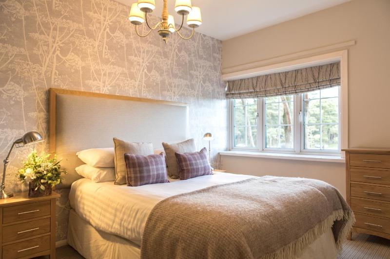 Classic Double or Twin Room image 3