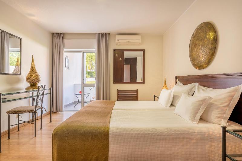 Double Room image 4