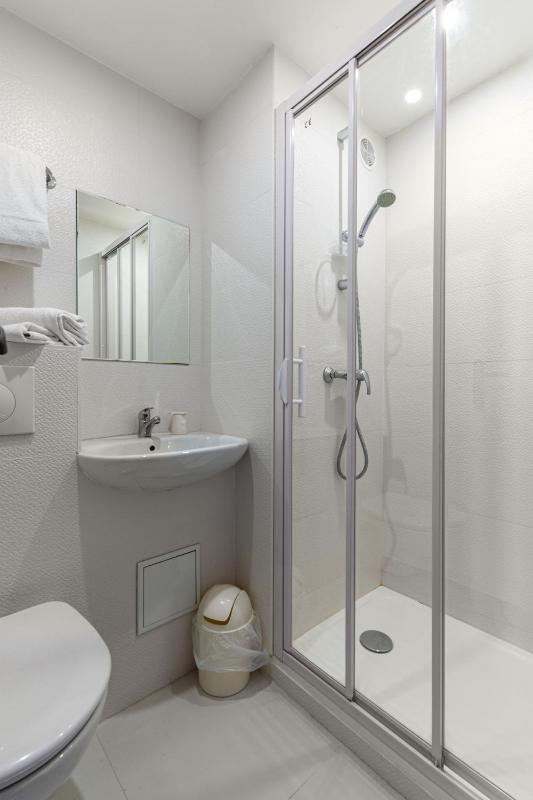 Double Room image 2