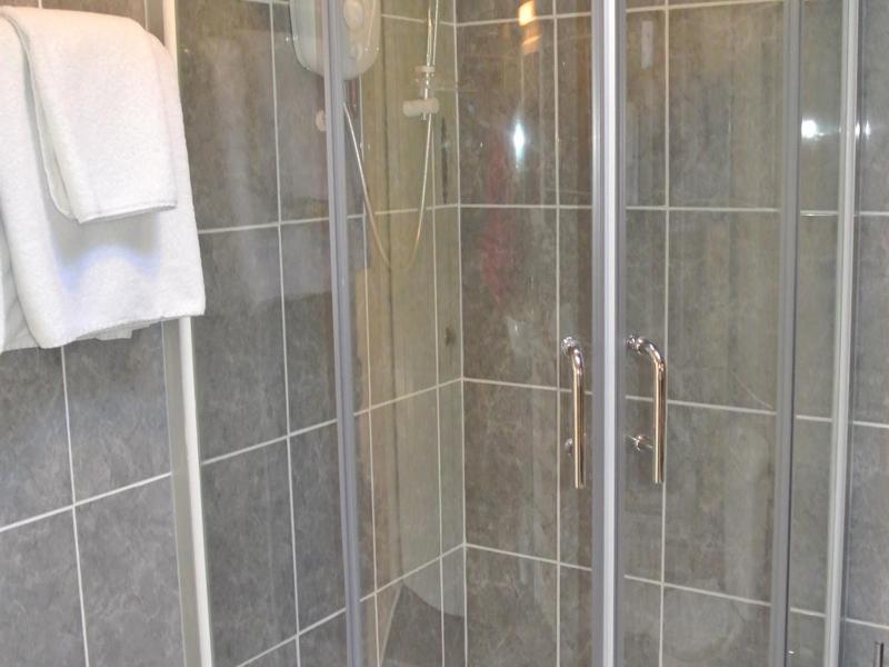 Standard Double Room image 3