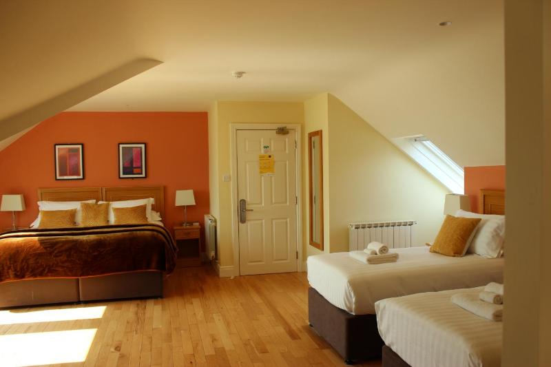 Family Room image 4