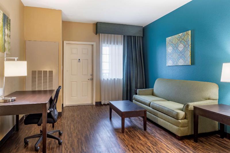 Best Western Plus Galveston Suites - image 17