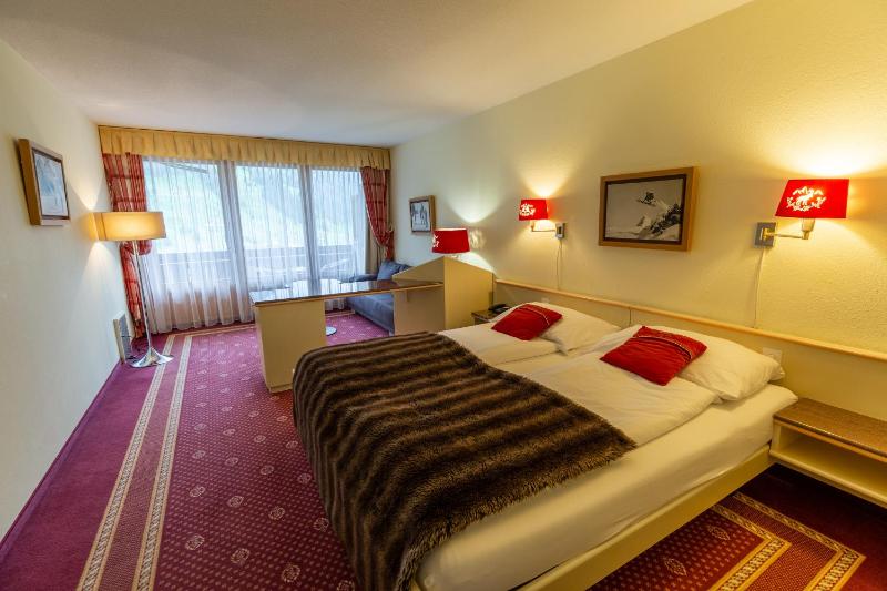 Deluxe Double or Twin Room with Mountain View image 3