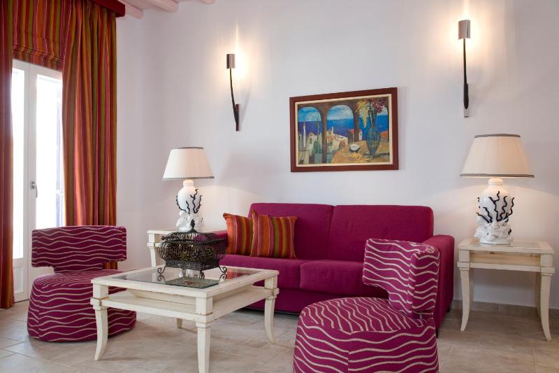 Superior Sea View Suite with Private Pool image 3