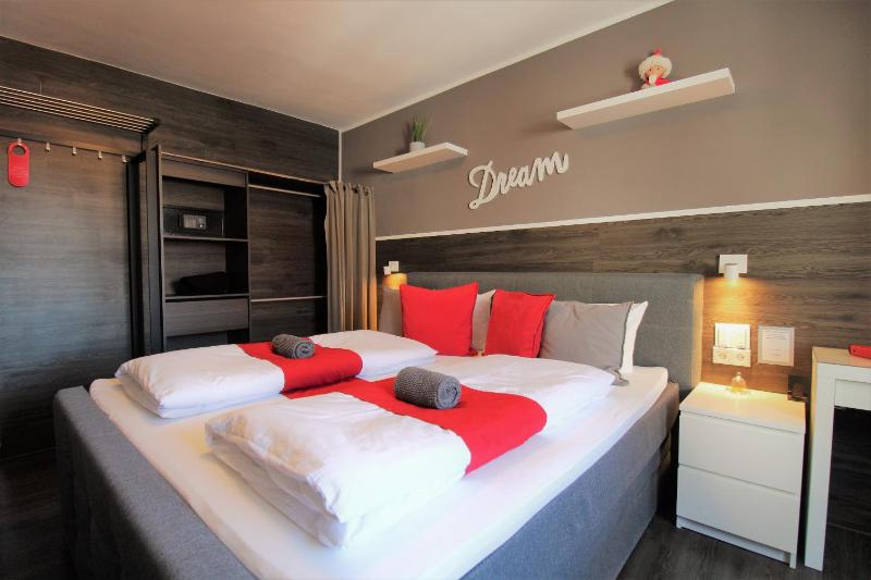 Standard Double Room image 1