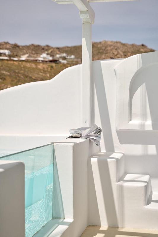 Superior Sea View Suite with Private Pool image 1