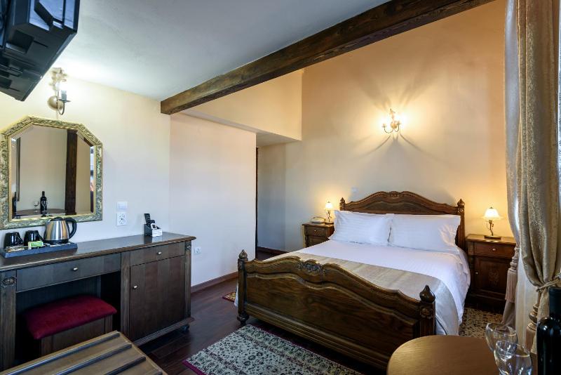 Double Room with Sea View image 4