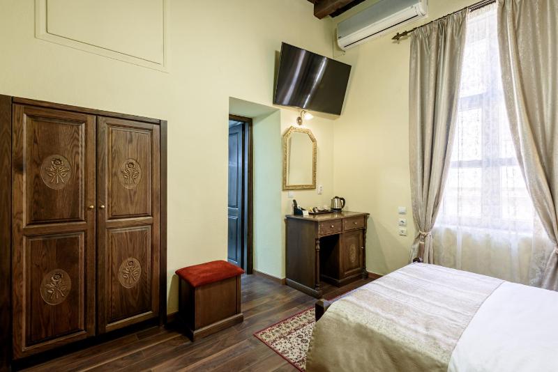 Economy Double Room image 4