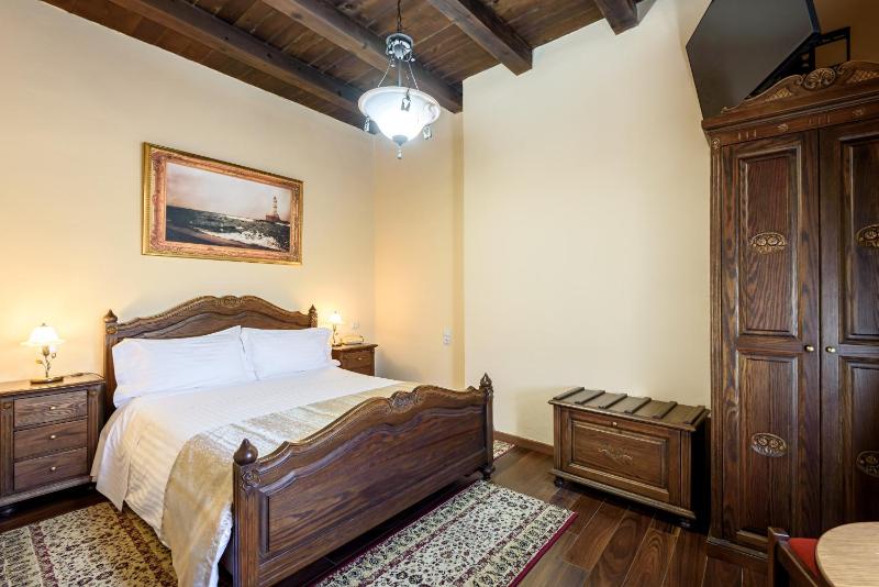 Double Room image 4