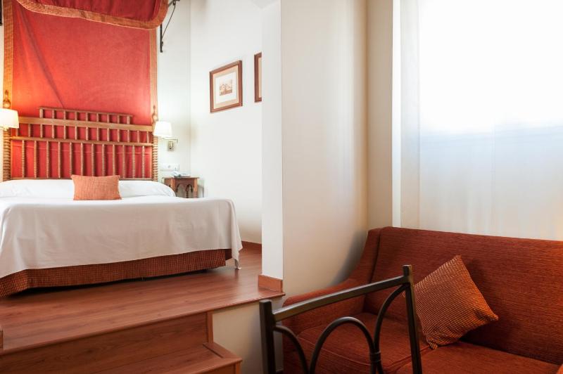 Superior Double Room image 3
