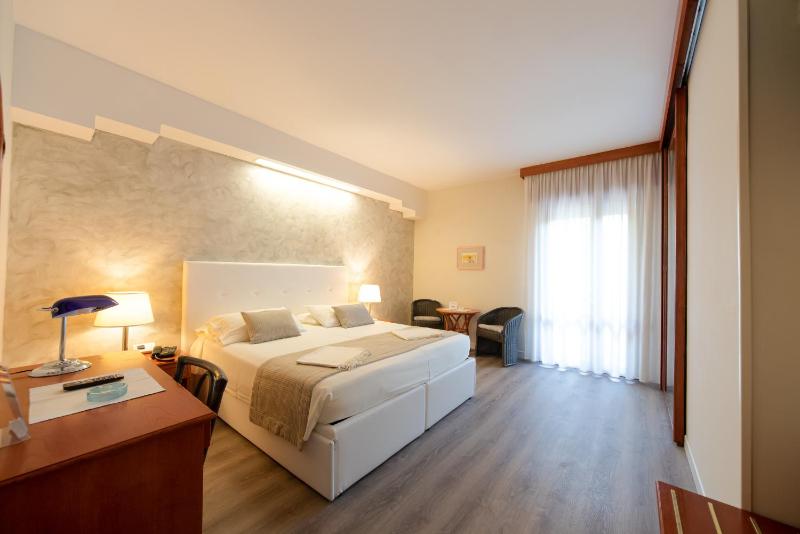 Hotel Negresco - image 21
