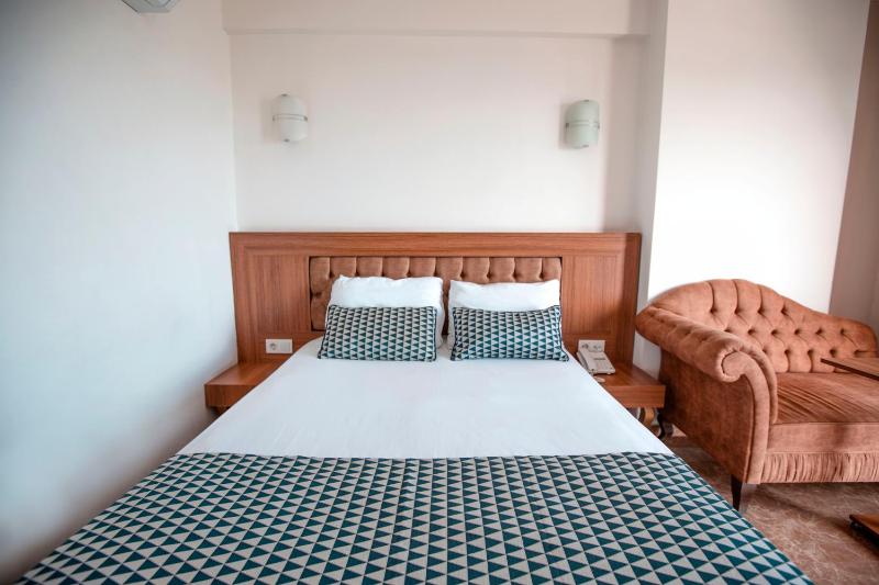 Double or Twin Room with Side Sea View image 1