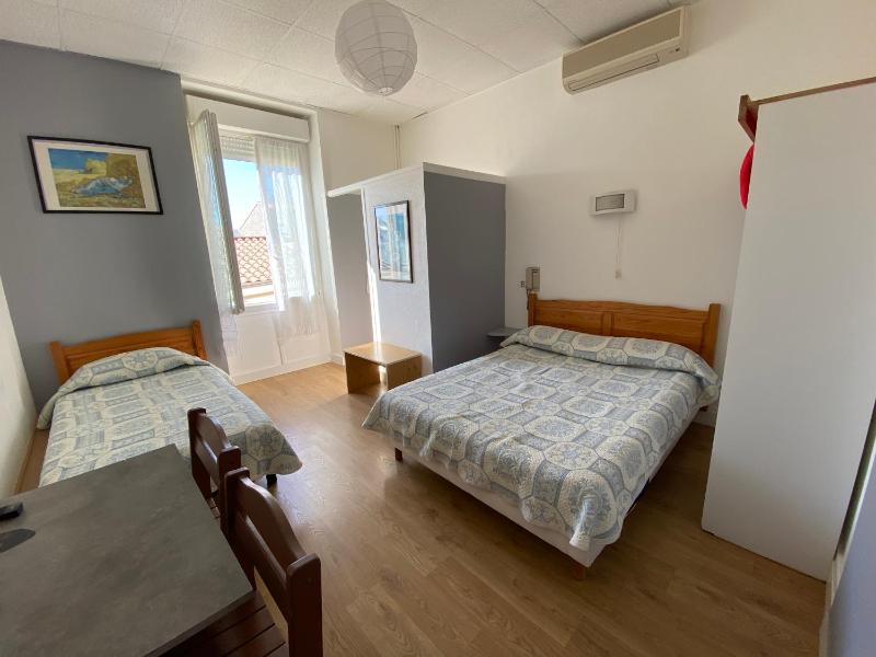Triple Room with External Bathroom image 4