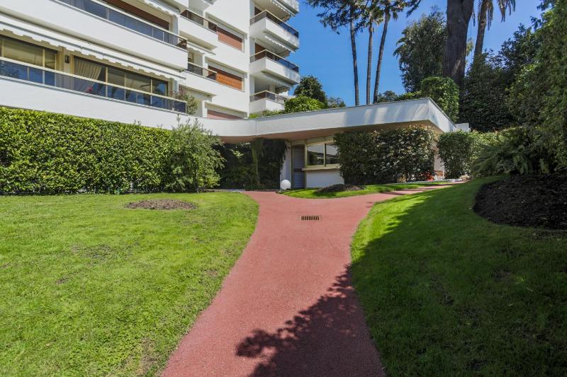 Studio A/C La Californie with patio by Olidesi - image 15