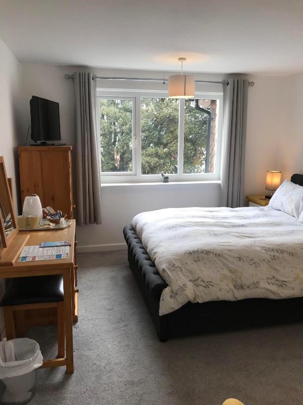 Double Room with Private Bathroom image 1