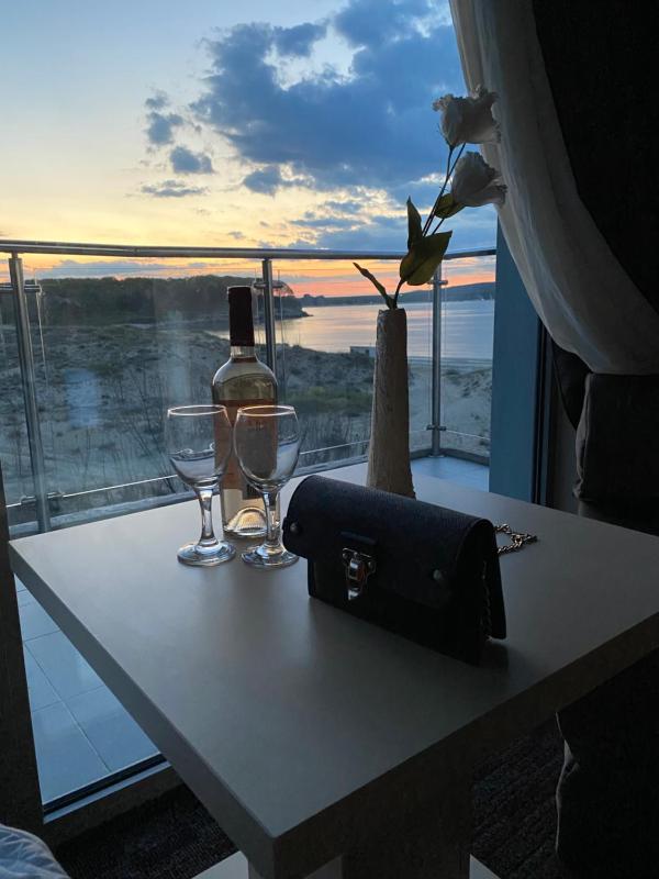 Twin Room with Two Single with Balcony and Partial Sea View image 4