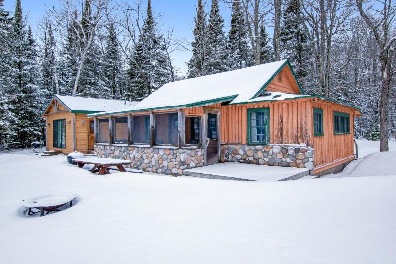Scott's Twin Lakes Resort - Cabin 4 Images