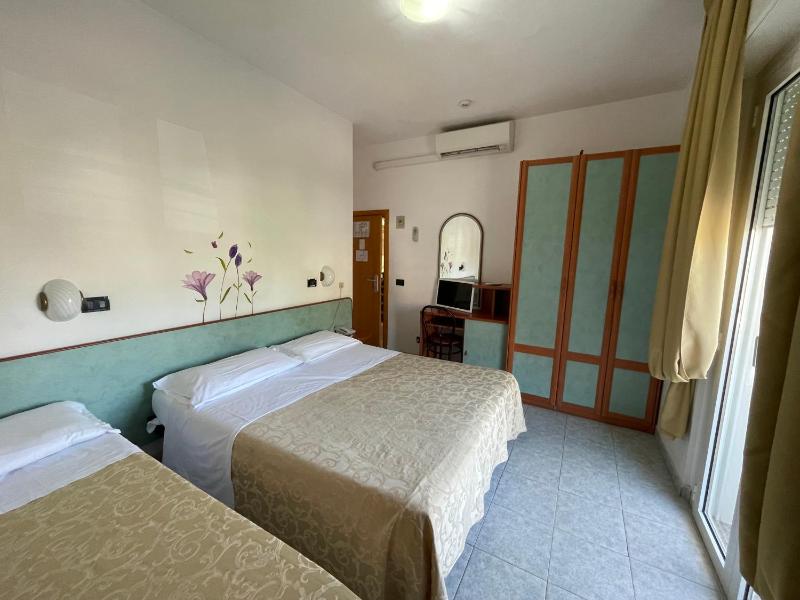 Comfort Triple Room image 1