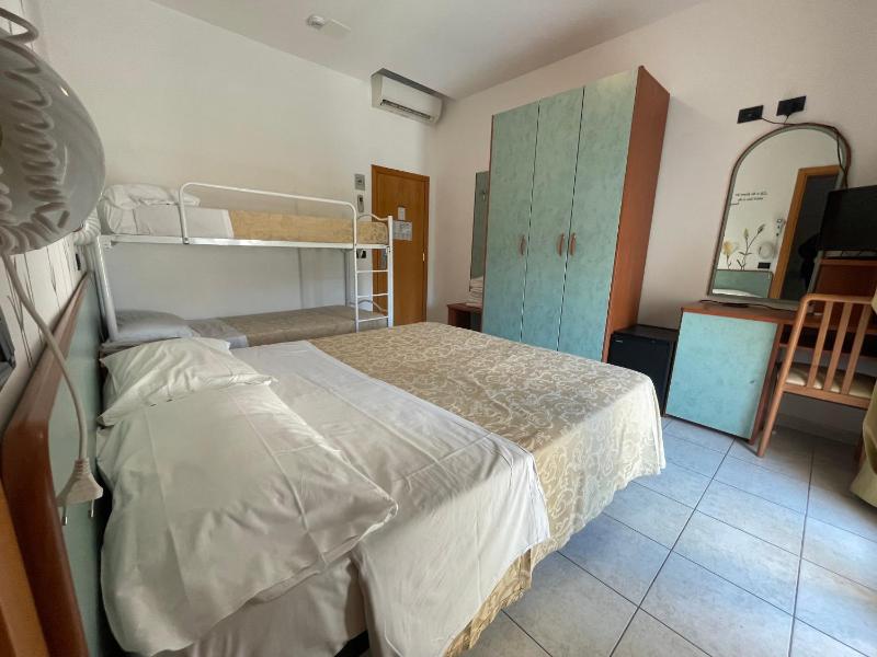 Comfort Quadruple Room image 2