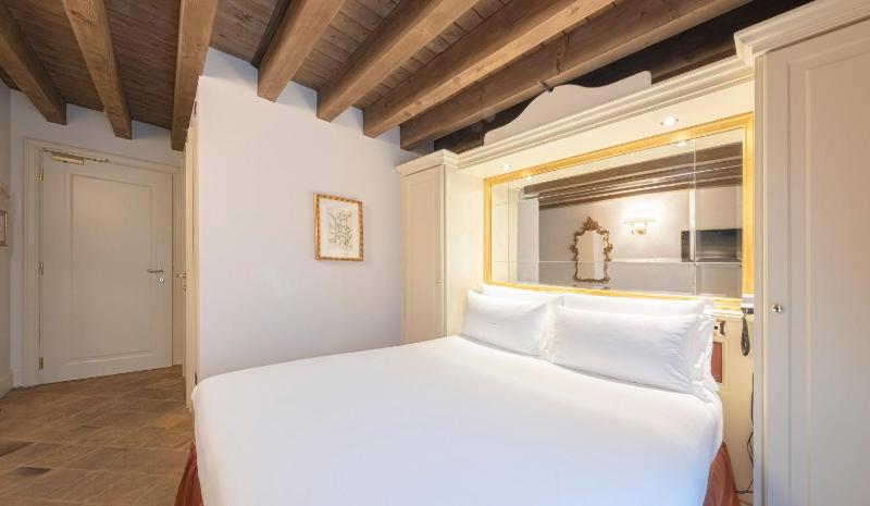 Comfort Double Room image 2