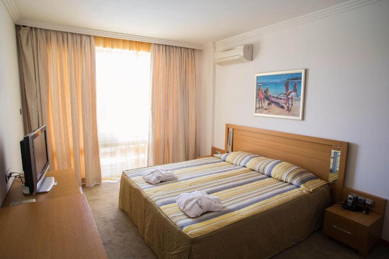 One-Bedroom Apartment with Balcony (2 Adults) image 3