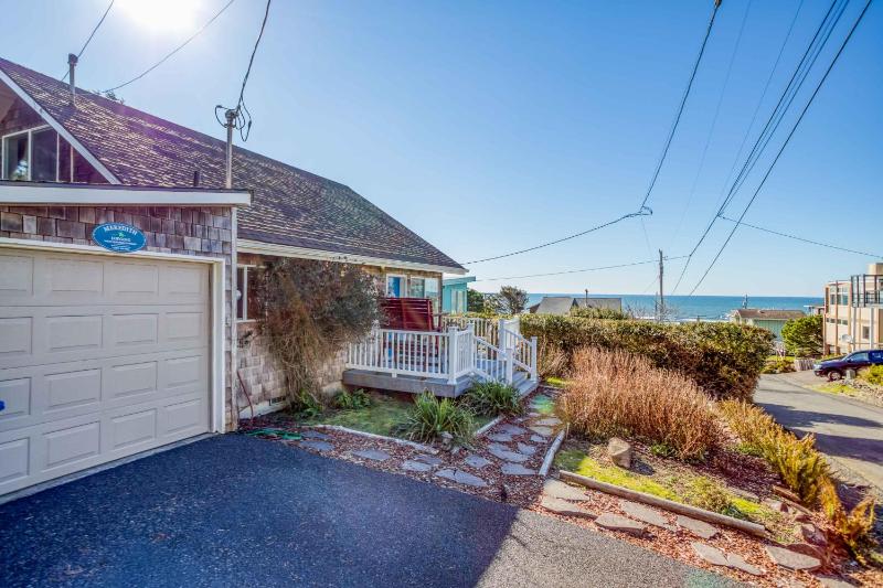 High Tides Beach House - image 33