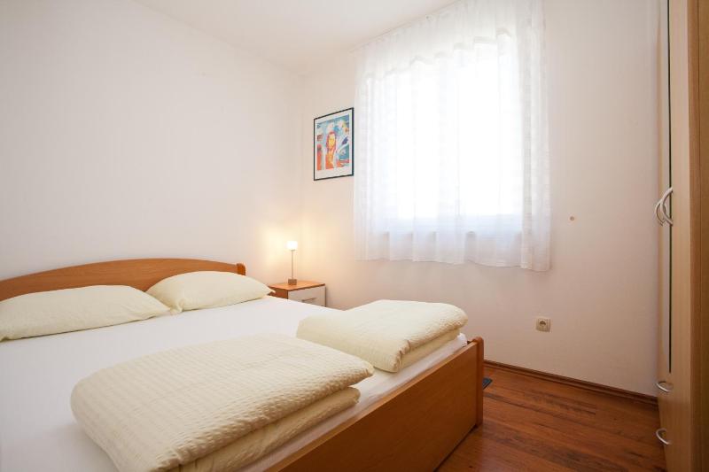 Apartments Glibo near the sea and town center! - image 13