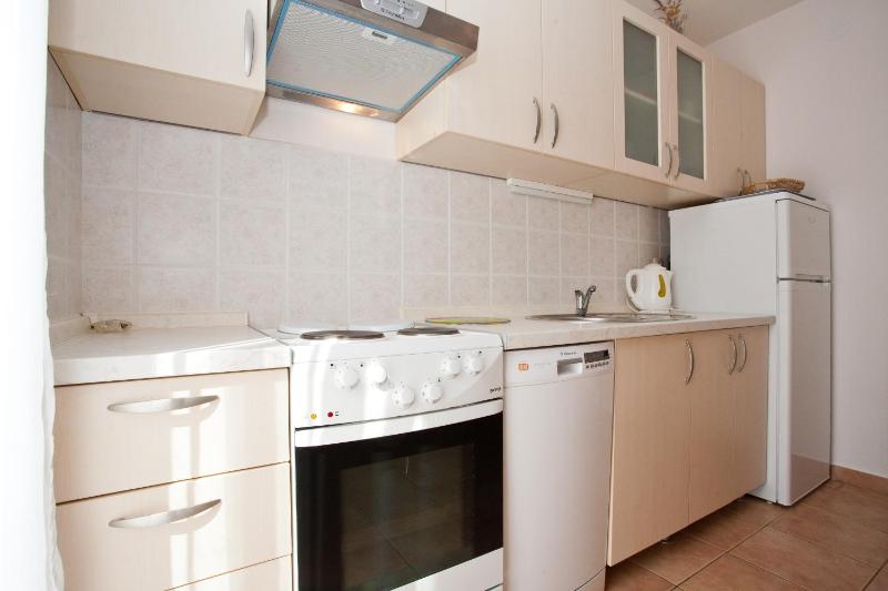 Apartments Glibo near the sea and town center! - image 2