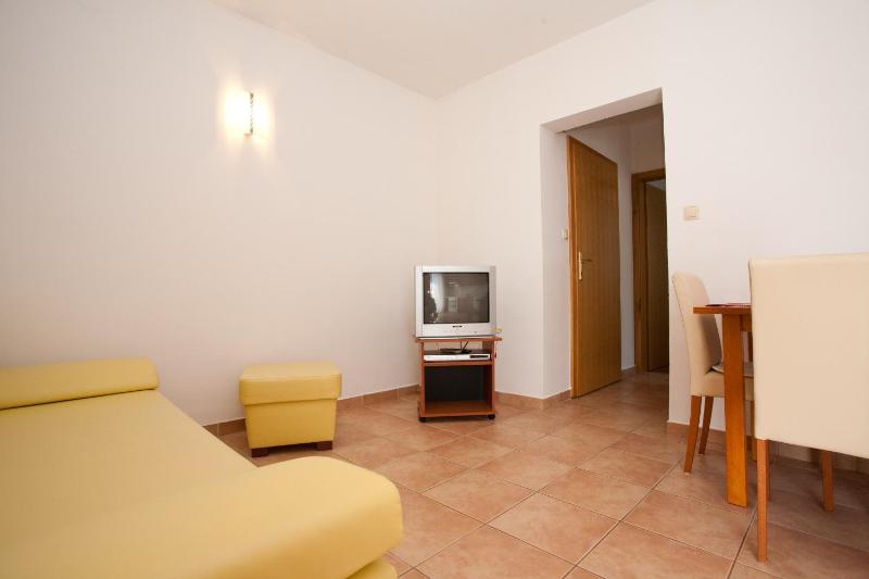 Apartments Glibo near the sea and town center! - image 3