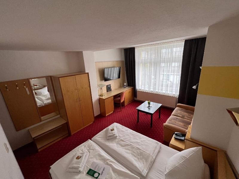 Double Room with Sofa Bed image 1