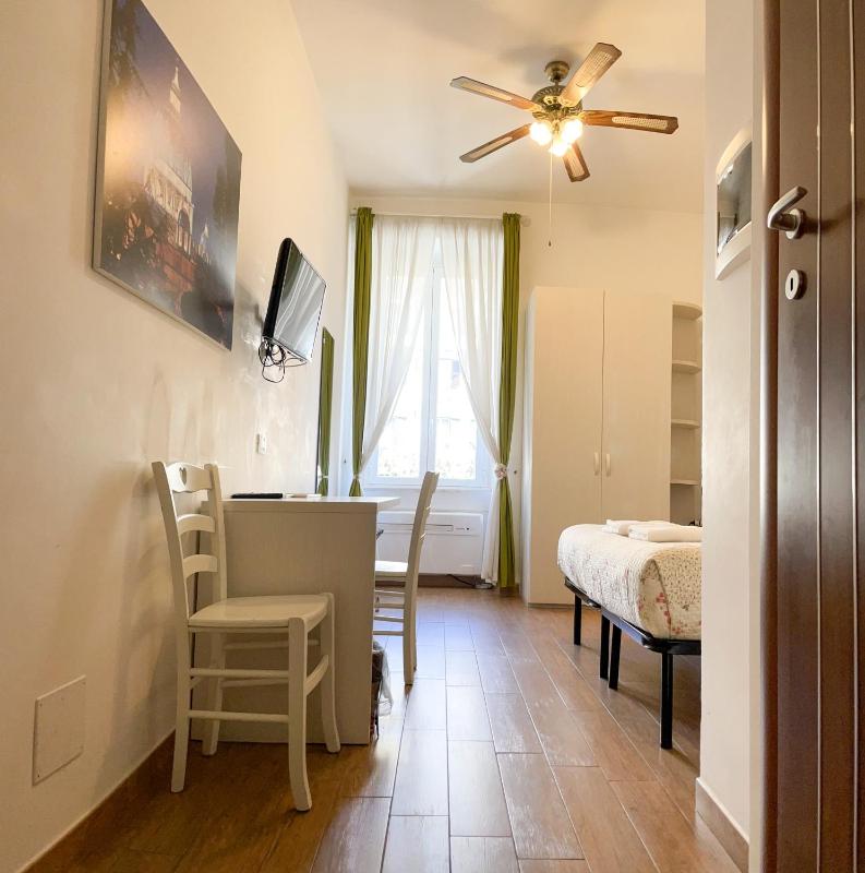 Deluxe Double Room image 1