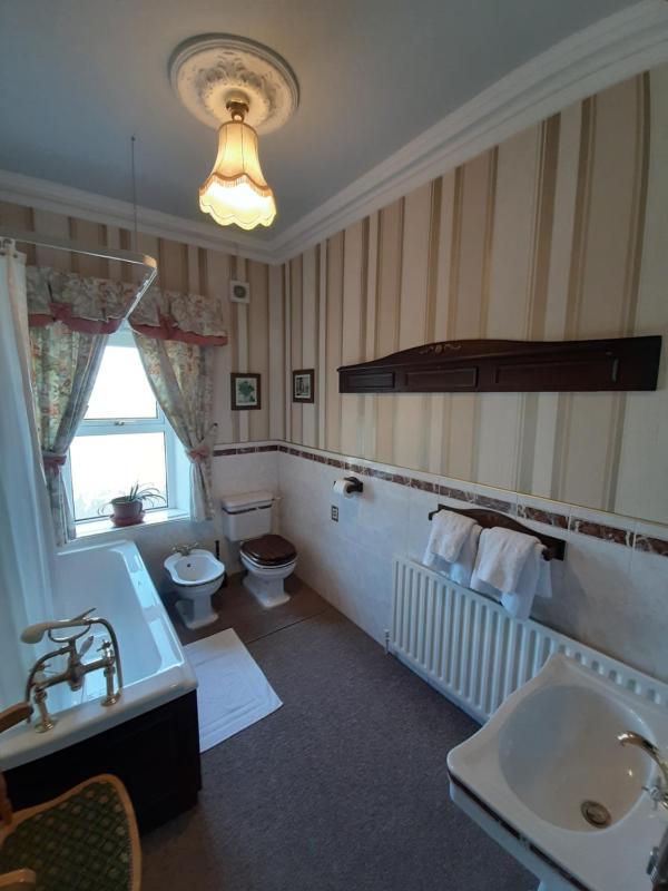 Double Room with Bath image 3