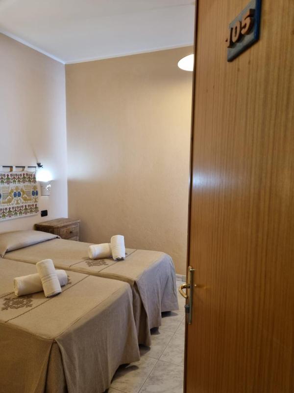 Double or Twin Room with Terrace image 2