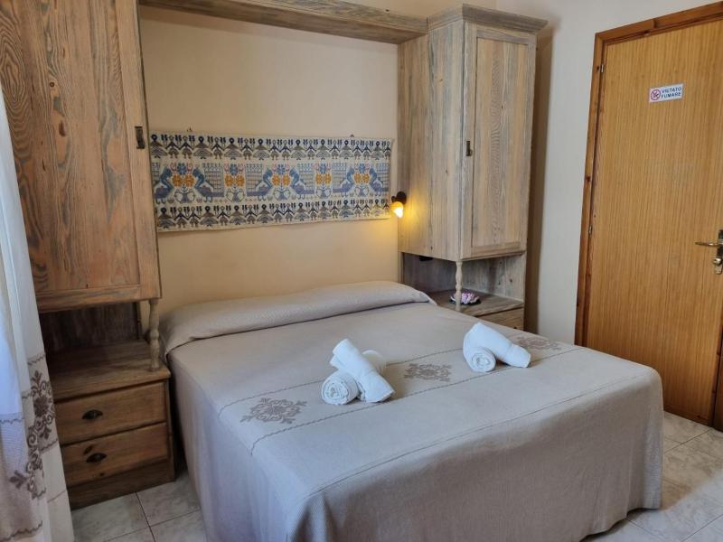 Economy Double Room image 4