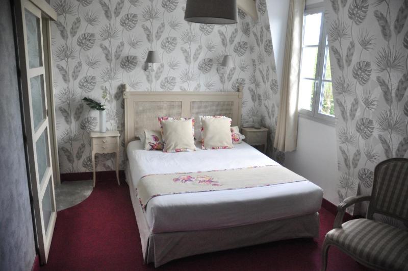 Standard  Double Room image 3