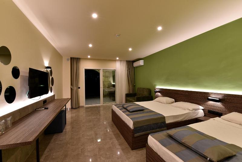 Family Room image 4