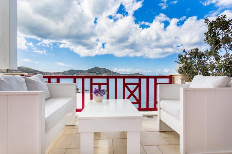 One-Bedroom Apartment with Sea View image 4