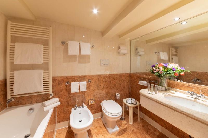 Single Room image 2