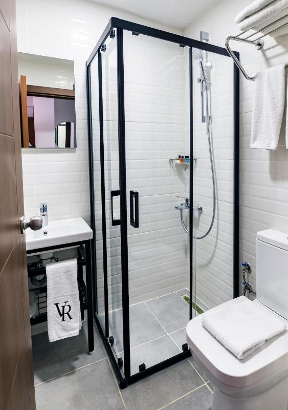 Deluxe Triple Room image 2